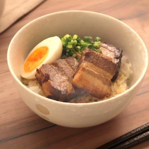 鎌倉煮（しょうゆ味・みそ味）角煮丼